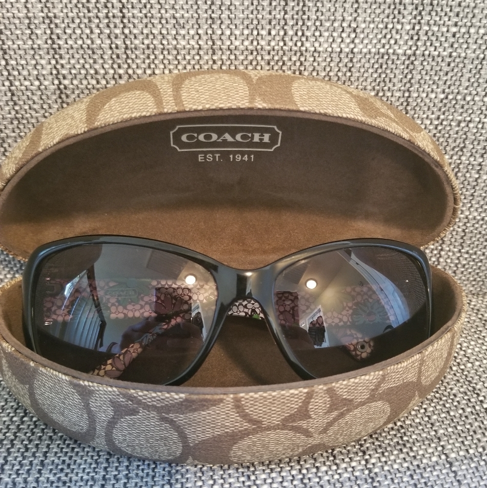 Coach Black Peony Sunglasses